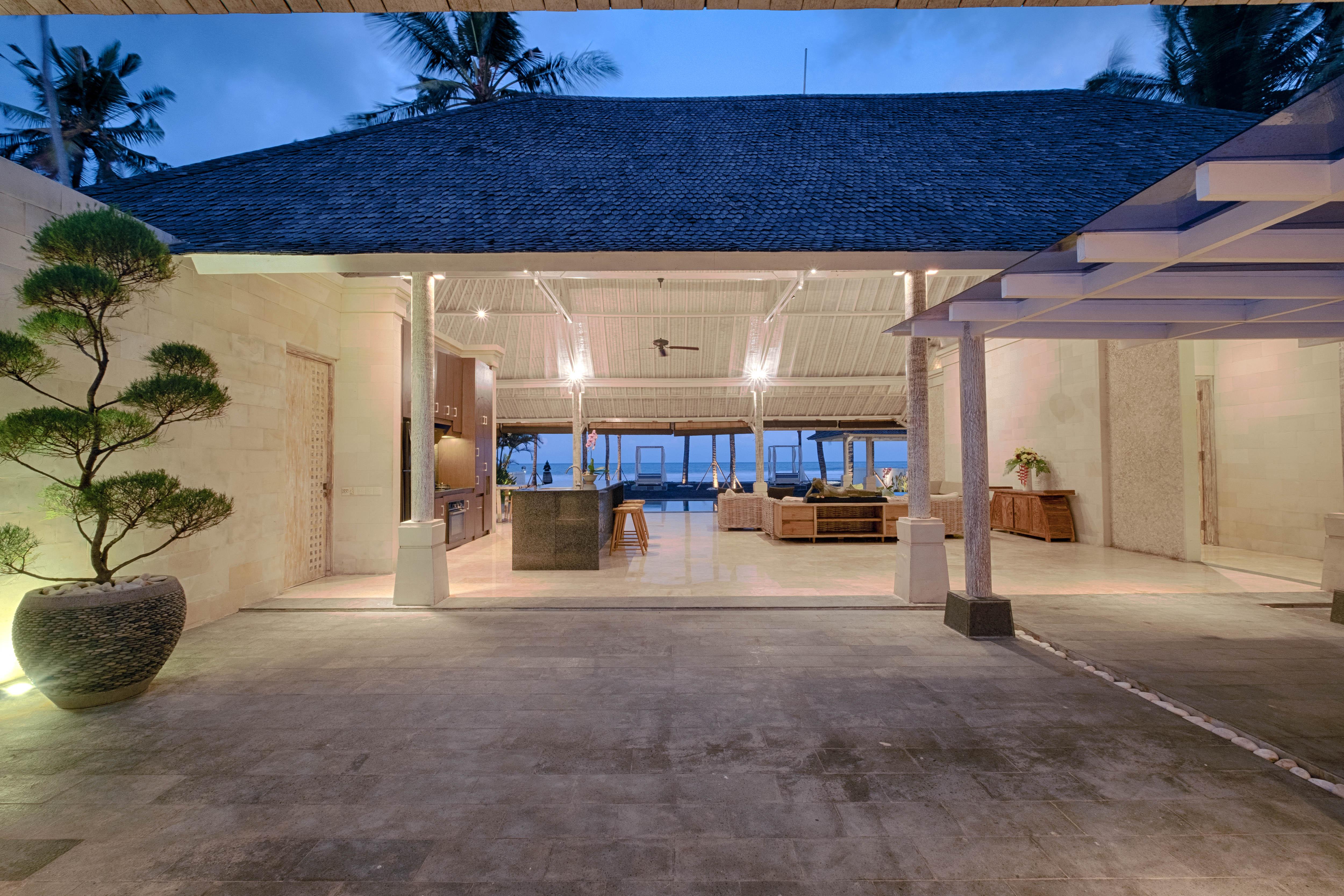 Kutus Kutus Saba Beach Villa Sukawati  Bagian luar foto